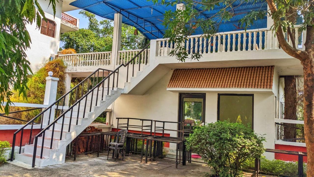 Headquarter Khajuraho Hostel Buitenkant foto