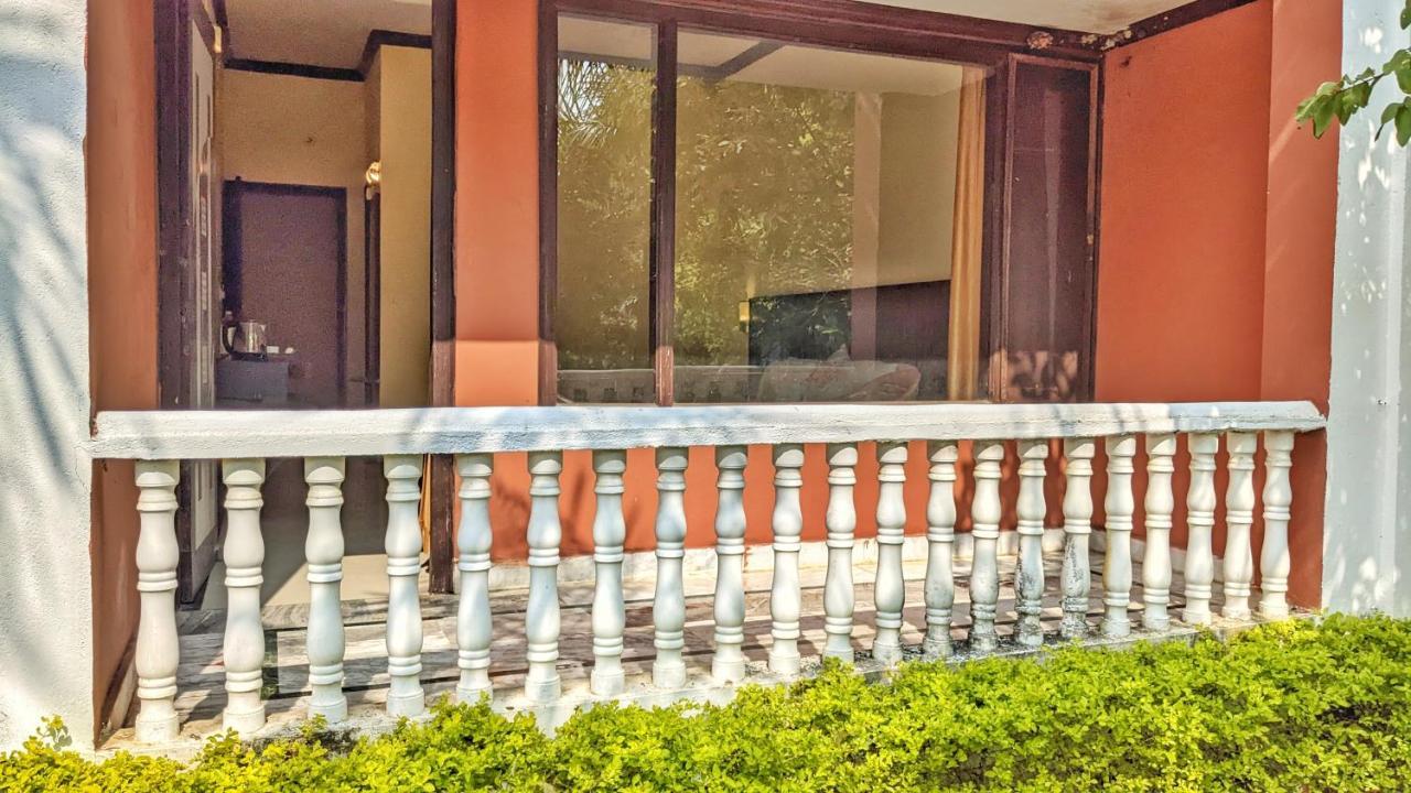 Headquarter Khajuraho Hostel Buitenkant foto