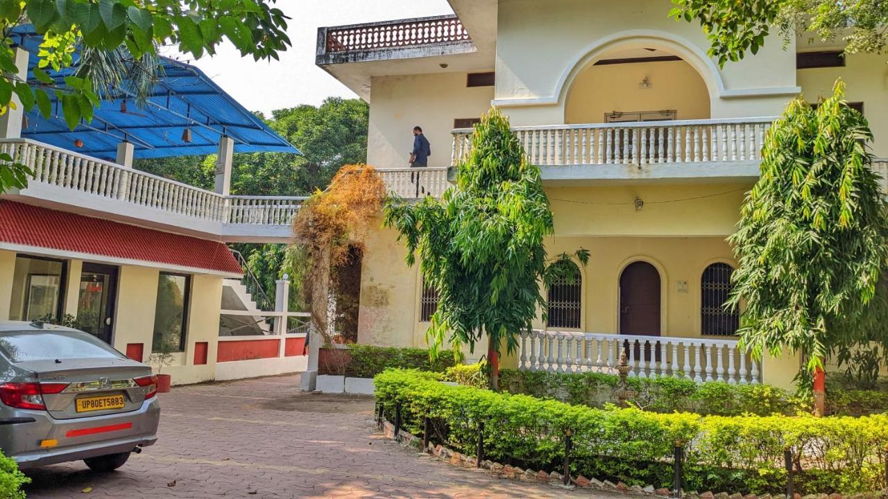 Headquarter Khajuraho Hostel Buitenkant foto