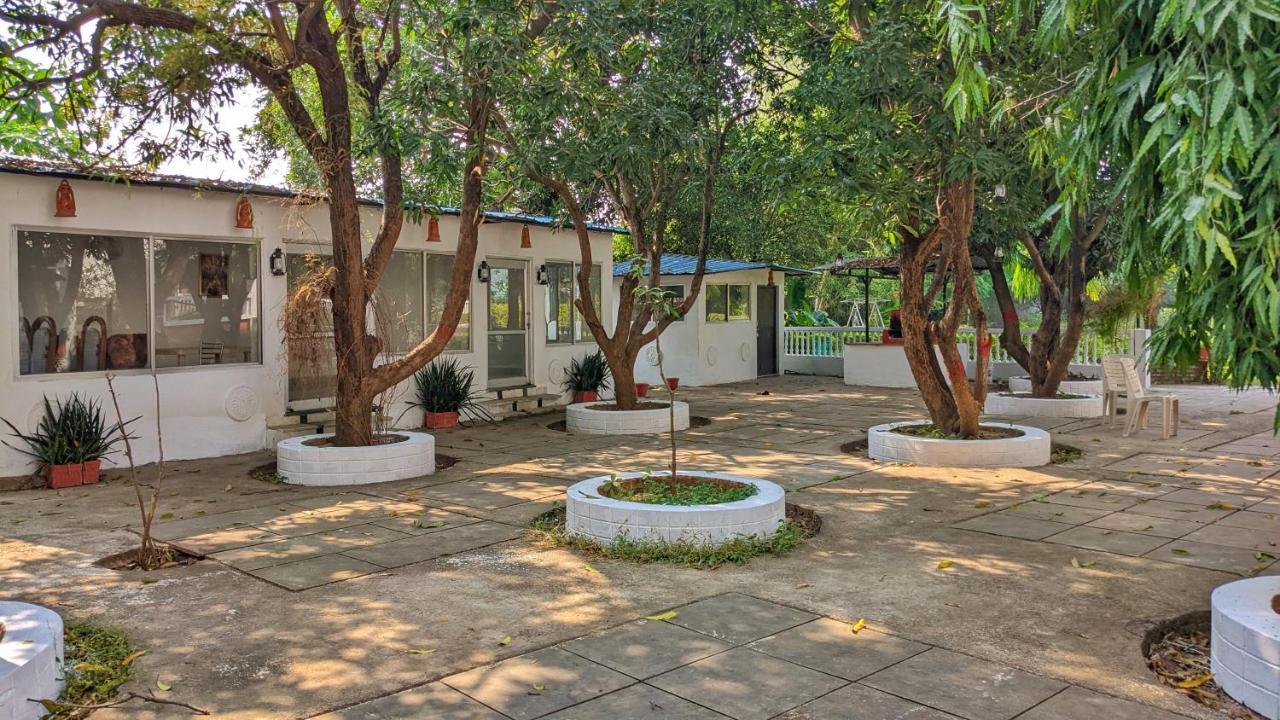 Headquarter Khajuraho Hostel Buitenkant foto