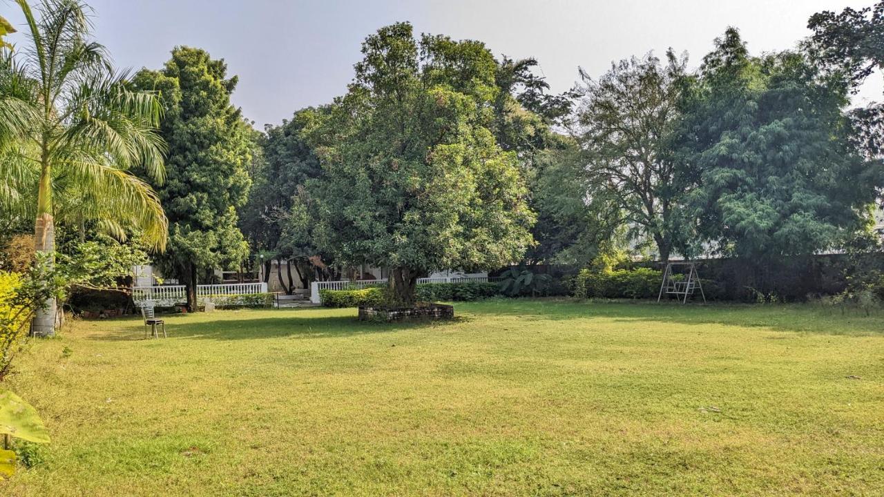 Headquarter Khajuraho Hostel Buitenkant foto