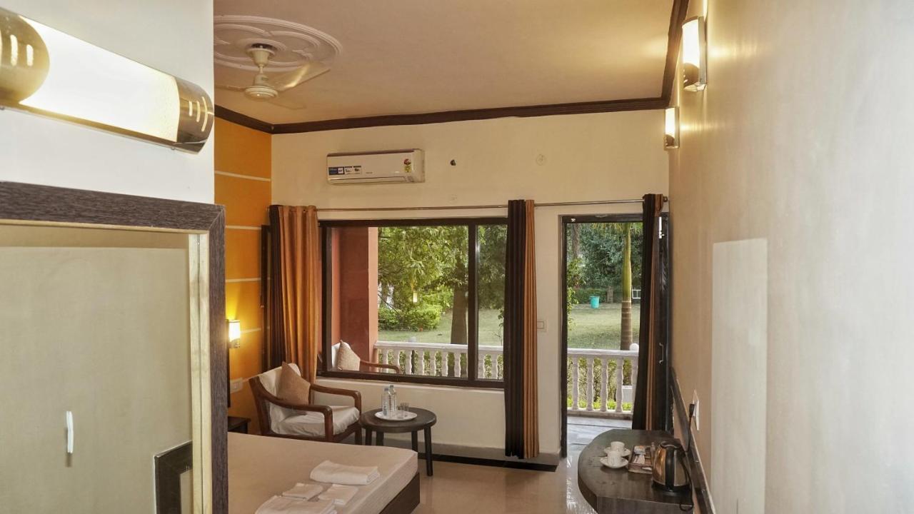 Headquarter Khajuraho Hostel Buitenkant foto