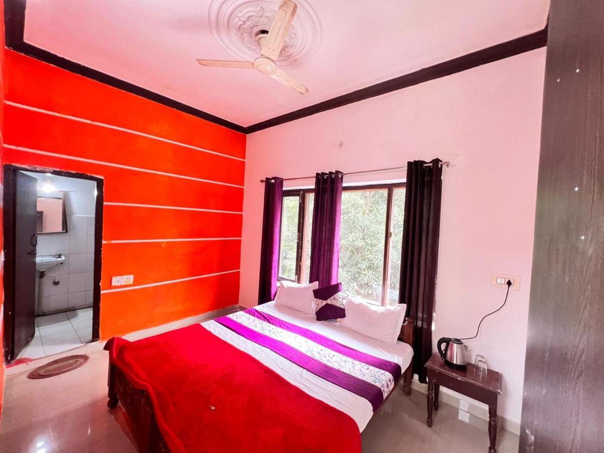 Headquarter Khajuraho Hostel Buitenkant foto